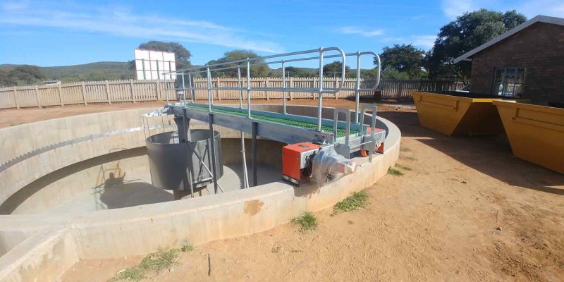 Peripheral drive settling tank. Wastewater treatment. Biological sludge remover for municipal and industrial wastewater treatment plants.