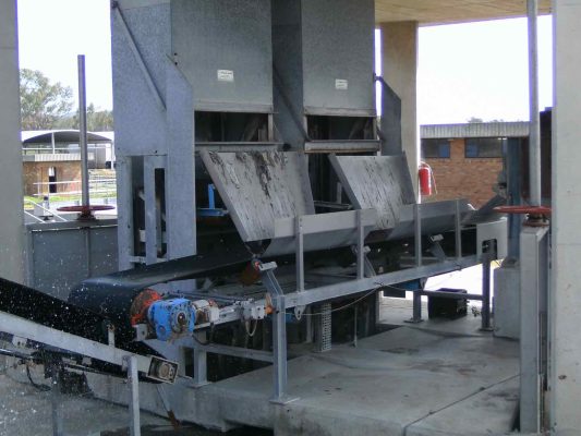 Belt conveyor. Sludge conveyor. Bio solids conveyor. Wastewater treatment.