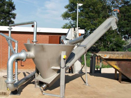 Grit removal systems for wastewater treatment. Grit Separator.